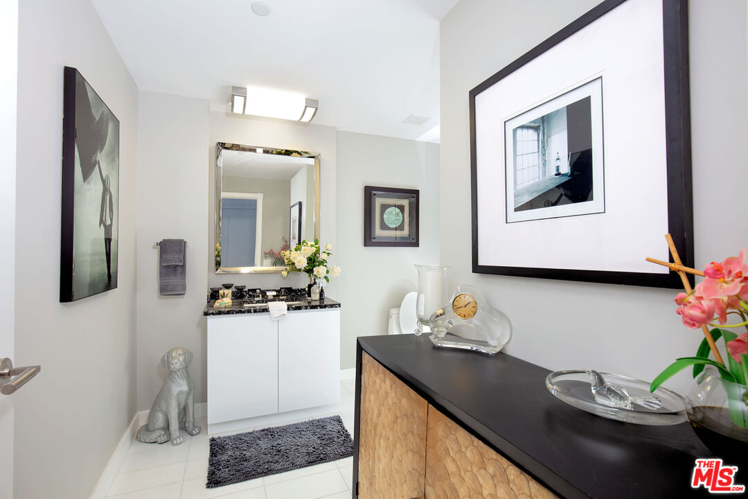 900 W Olympic Blvd Unit: 40F