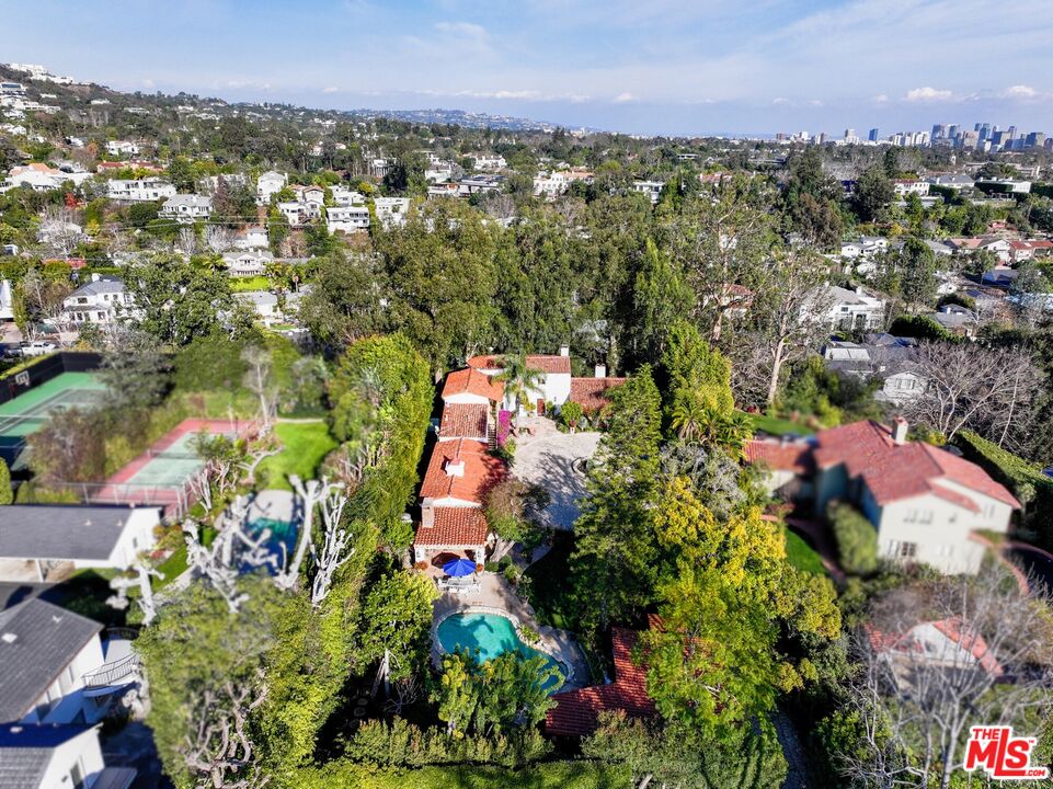 334 N Carmelina Ave, Brentwood