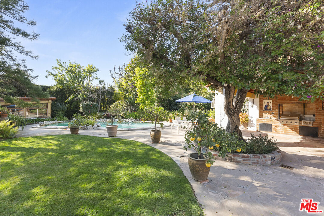 334 N Carmelina Ave, Brentwood