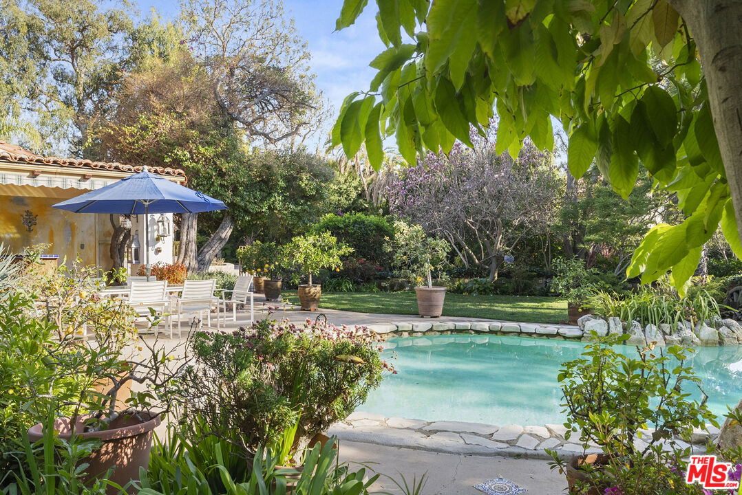 334 N Carmelina Ave, Brentwood