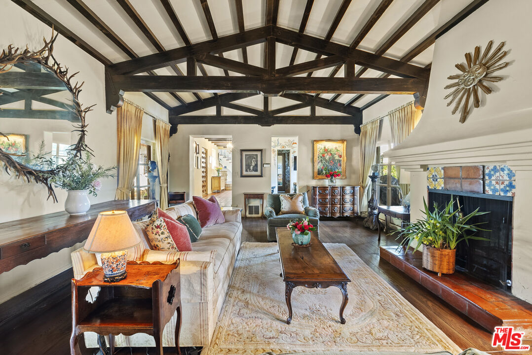 334 N Carmelina Ave, Brentwood