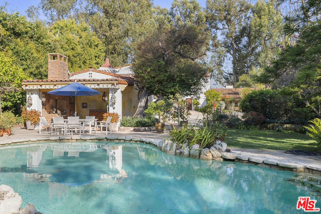 334 N Carmelina Ave, Brentwood