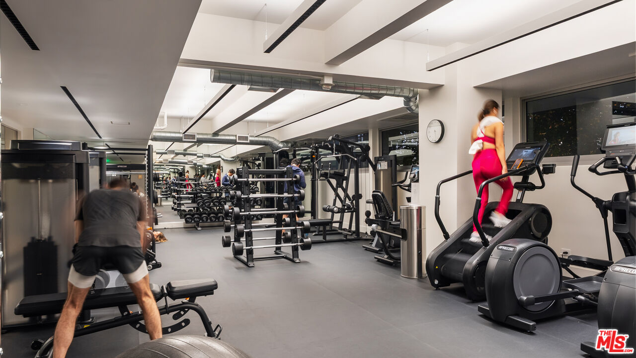 2220 Avenue Of The Stars Unit: 1802W