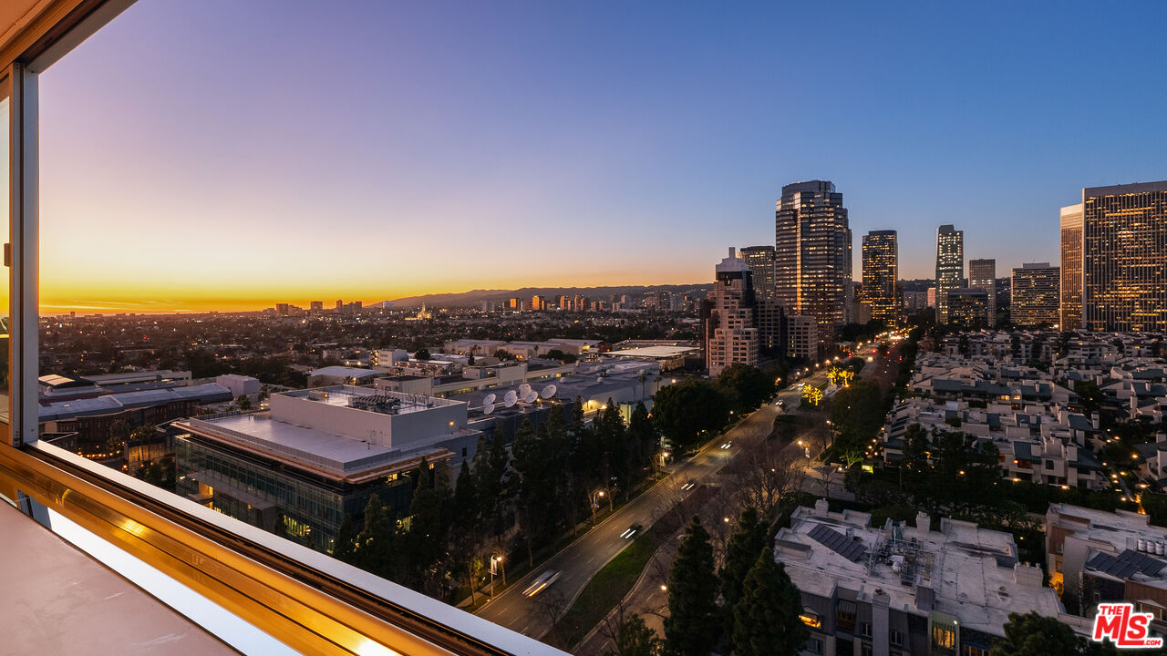 2220 Avenue Of The Stars Unit: 1802W