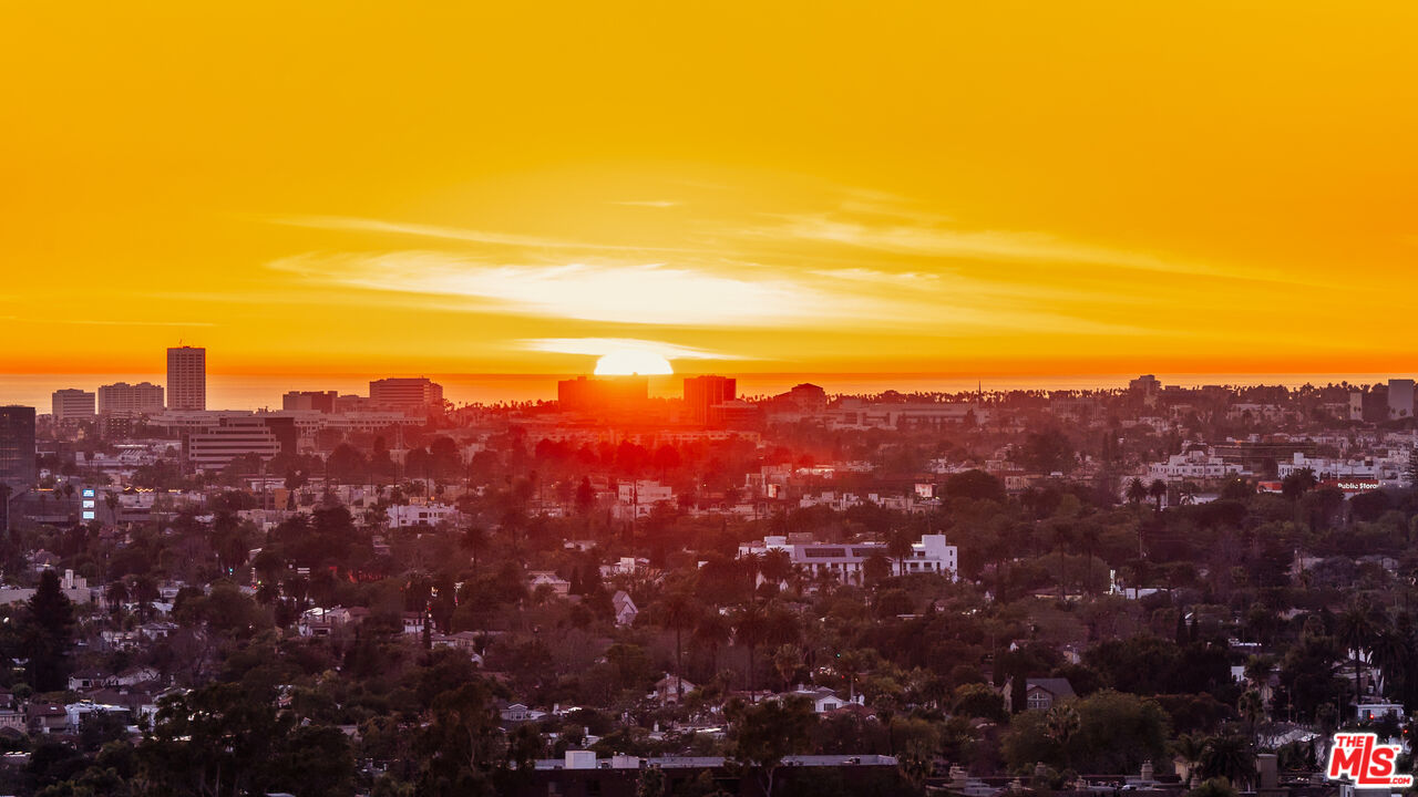 2220 Avenue Of The Stars Unit: 1802W