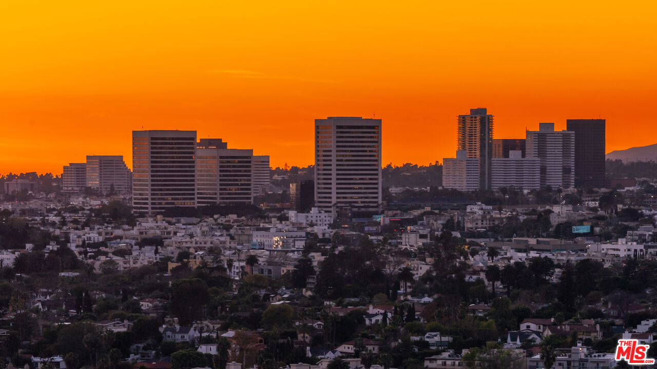 2220 Avenue Of The Stars Unit: 1802W