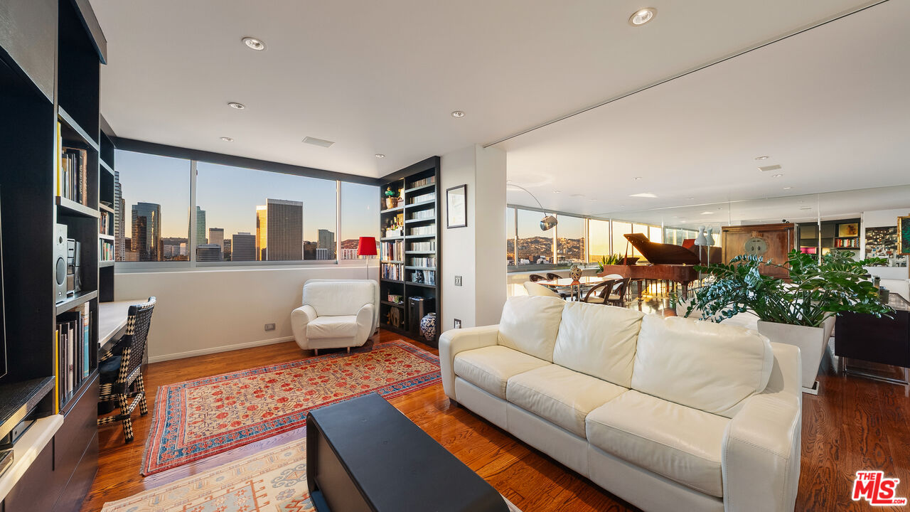 2220 Avenue Of The Stars Unit: 1802W