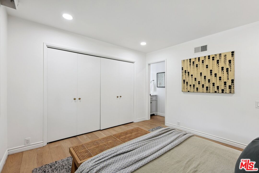 3328 Red Rose Dr, Encino