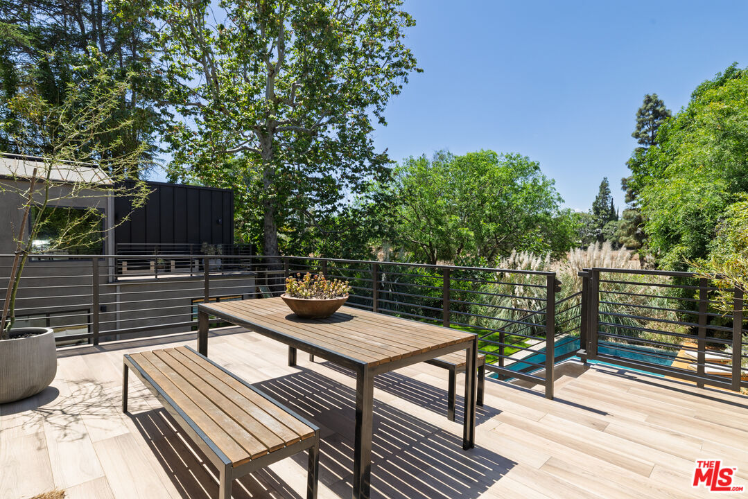 226 S Rimpau Blvd, Hancock Park