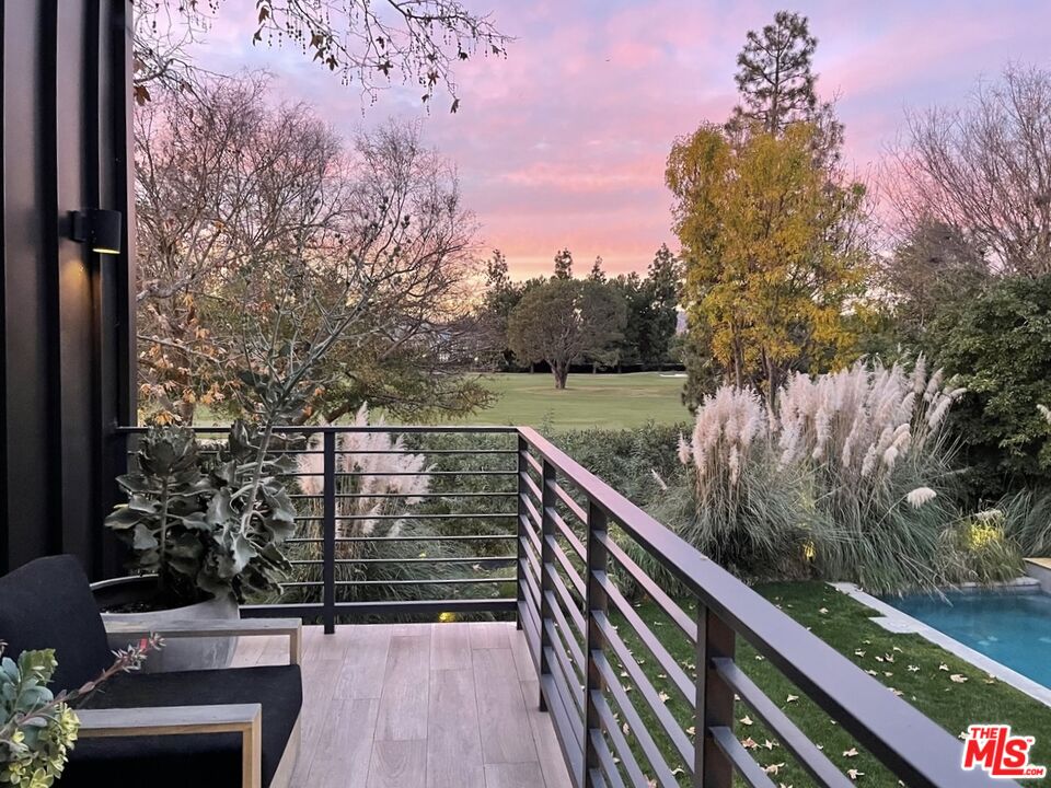 226 S Rimpau Blvd, Hancock Park