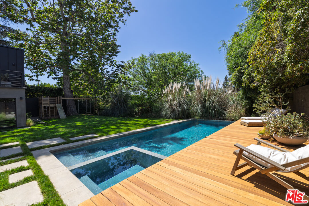 226 S Rimpau Blvd, Hancock Park