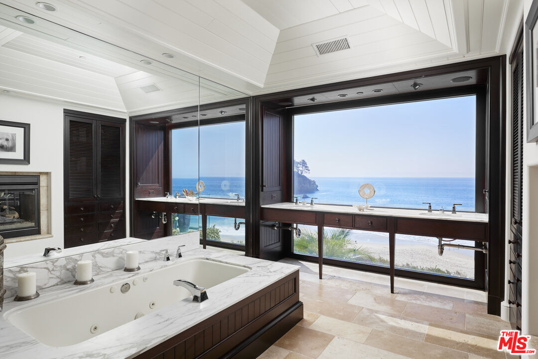31 Bay Dr, Laguna Beach