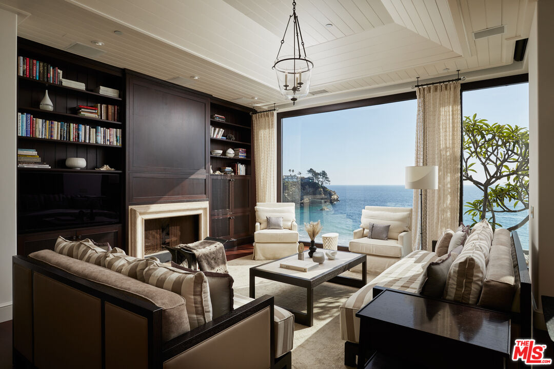 31 Bay Dr, Laguna Beach