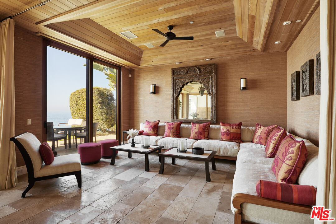 31 Bay Dr, Laguna Beach