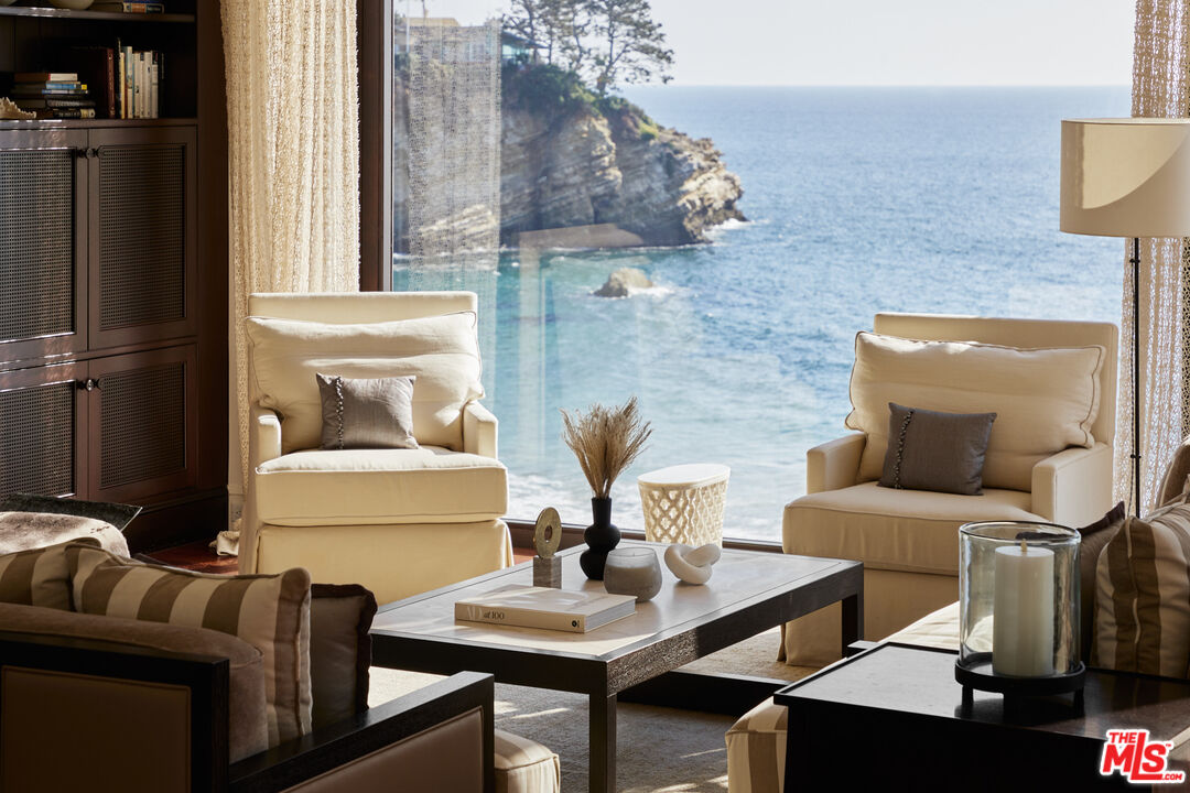 31 Bay Dr, Laguna Beach