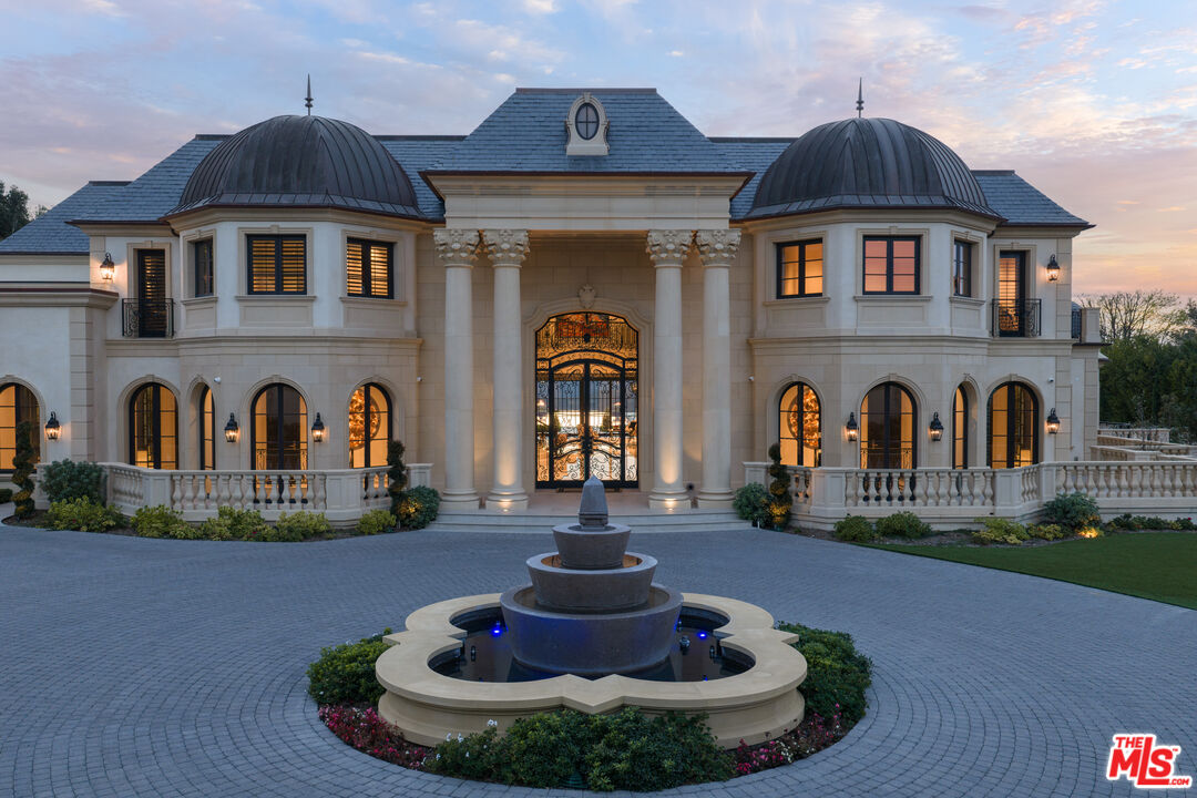 25300 Prado De La Magia, Calabasas