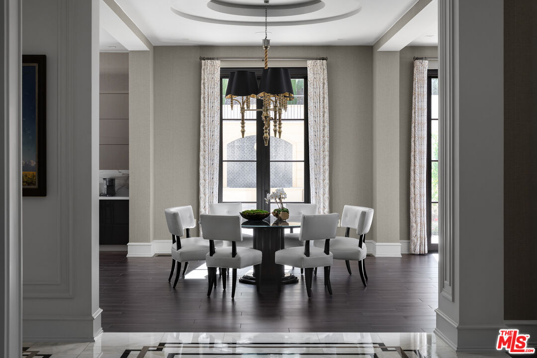 25300 Prado De La Magia, Calabasas