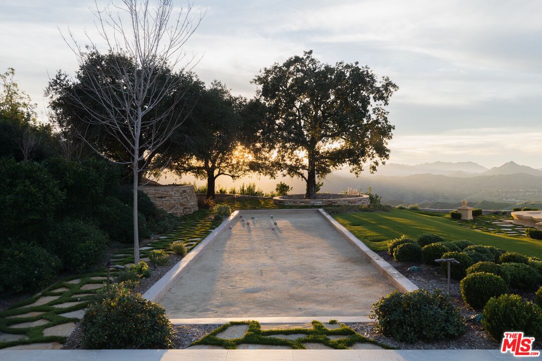 25300 Prado De La Magia, Calabasas