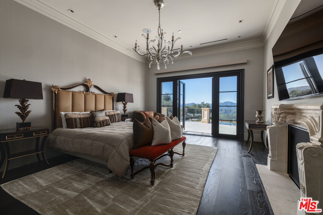 25300 Prado De La Magia, Calabasas