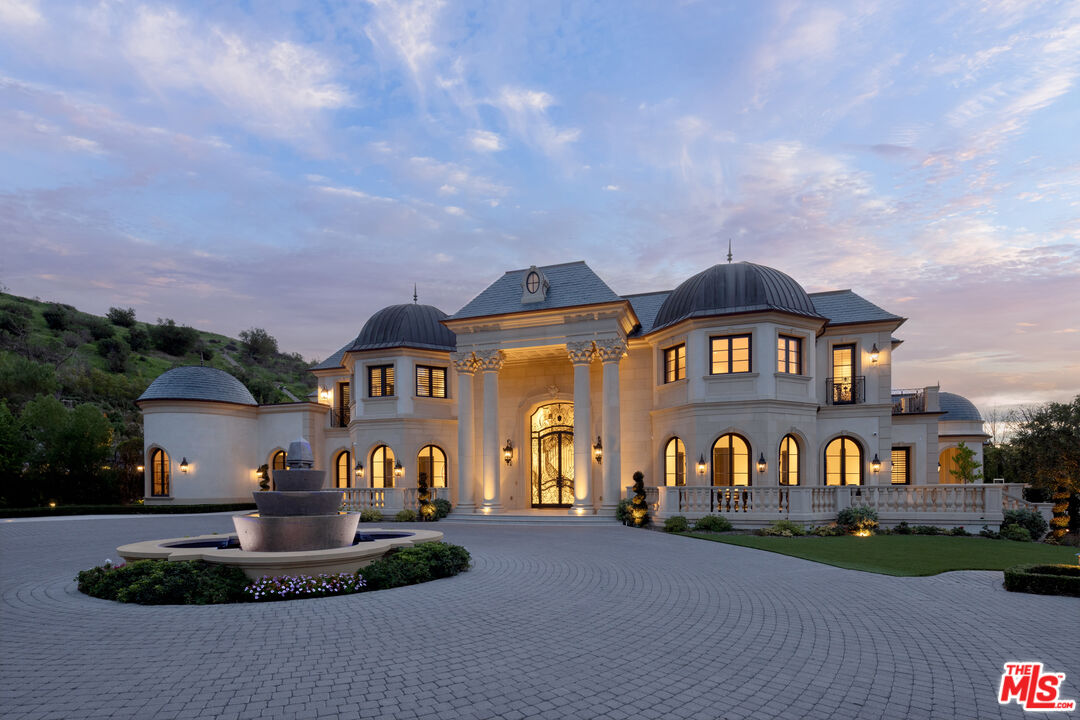 25300 Prado De La Magia, Calabasas