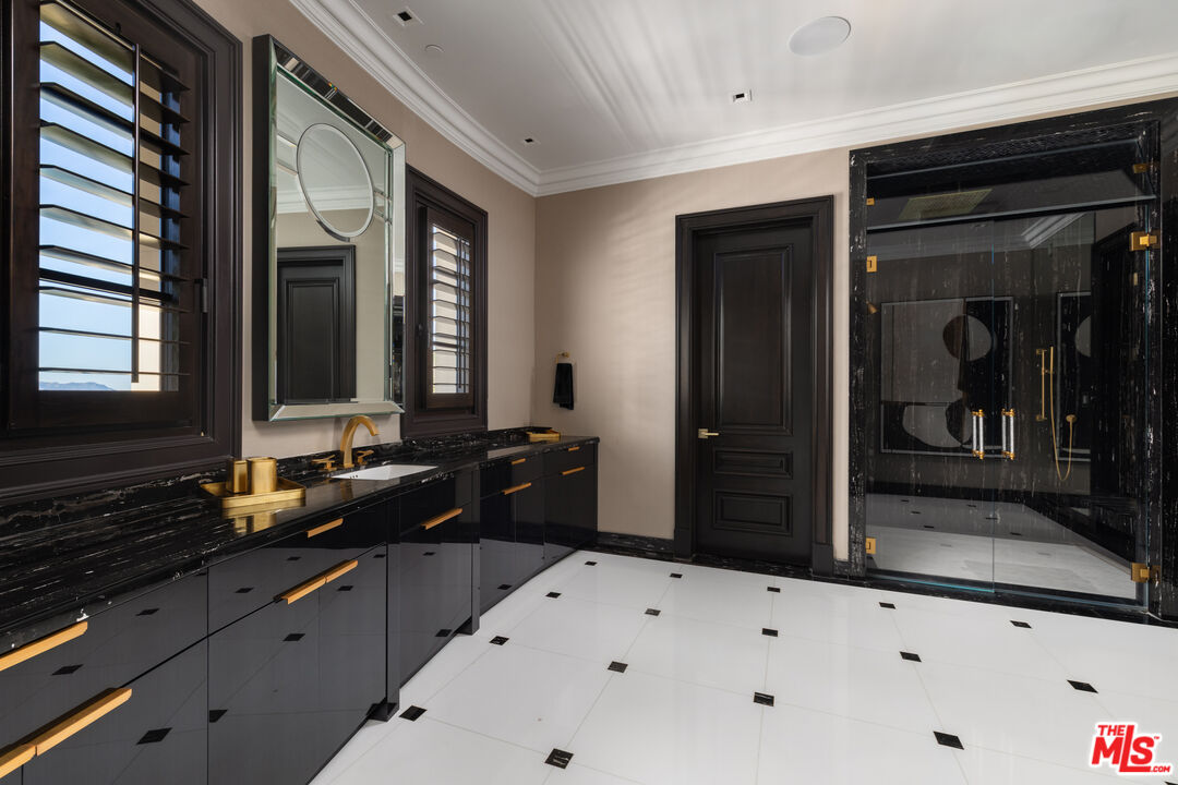 25300 Prado De La Magia, Calabasas