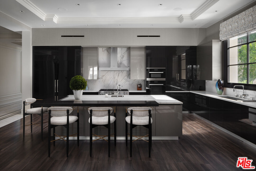 25300 Prado De La Magia, Calabasas