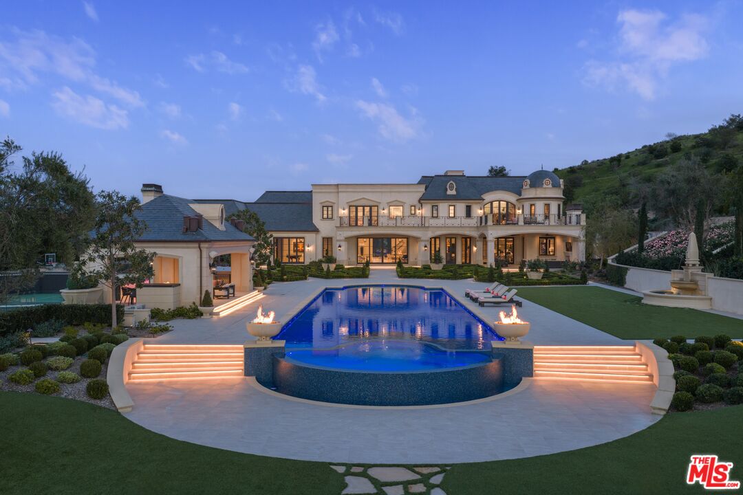 25300 Prado De La Magia, Calabasas