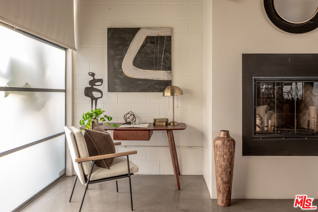 1534 17th St Unit: 105, Santa Monica