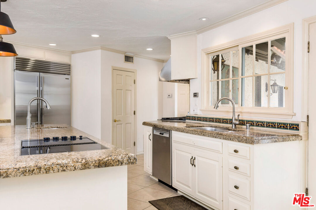 24820 Jacob Hamblin Rd, Hidden Hills