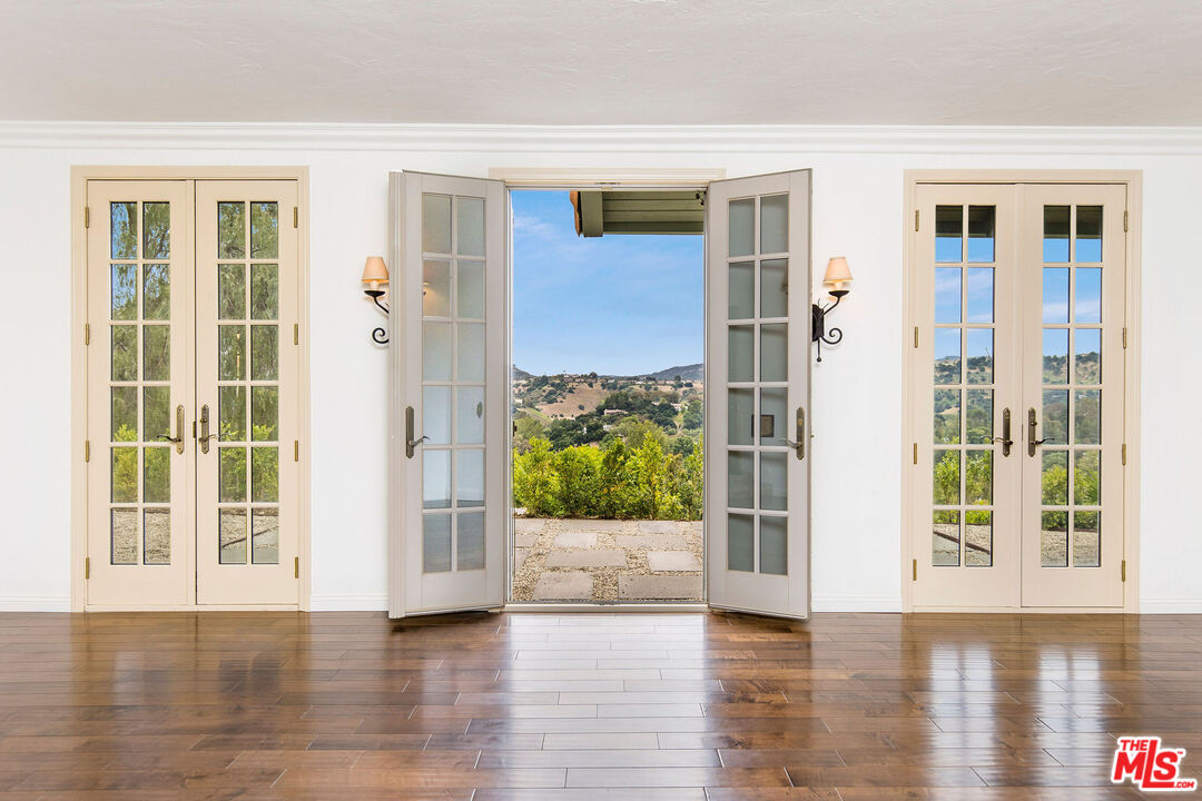 24820 Jacob Hamblin Rd, Hidden Hills