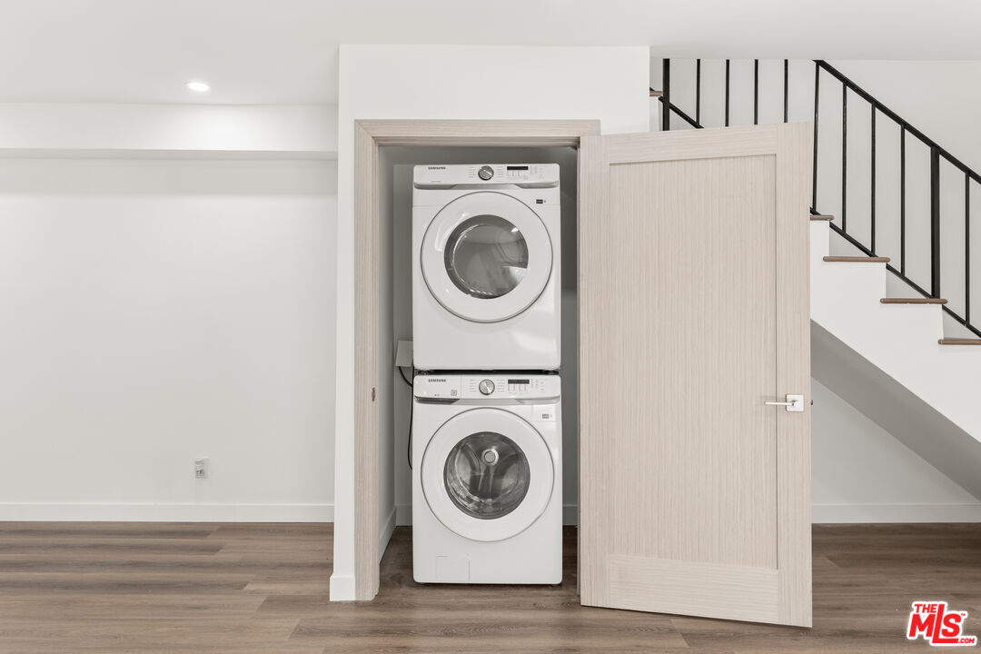 2449 N Beachwood Dr Unit: 13