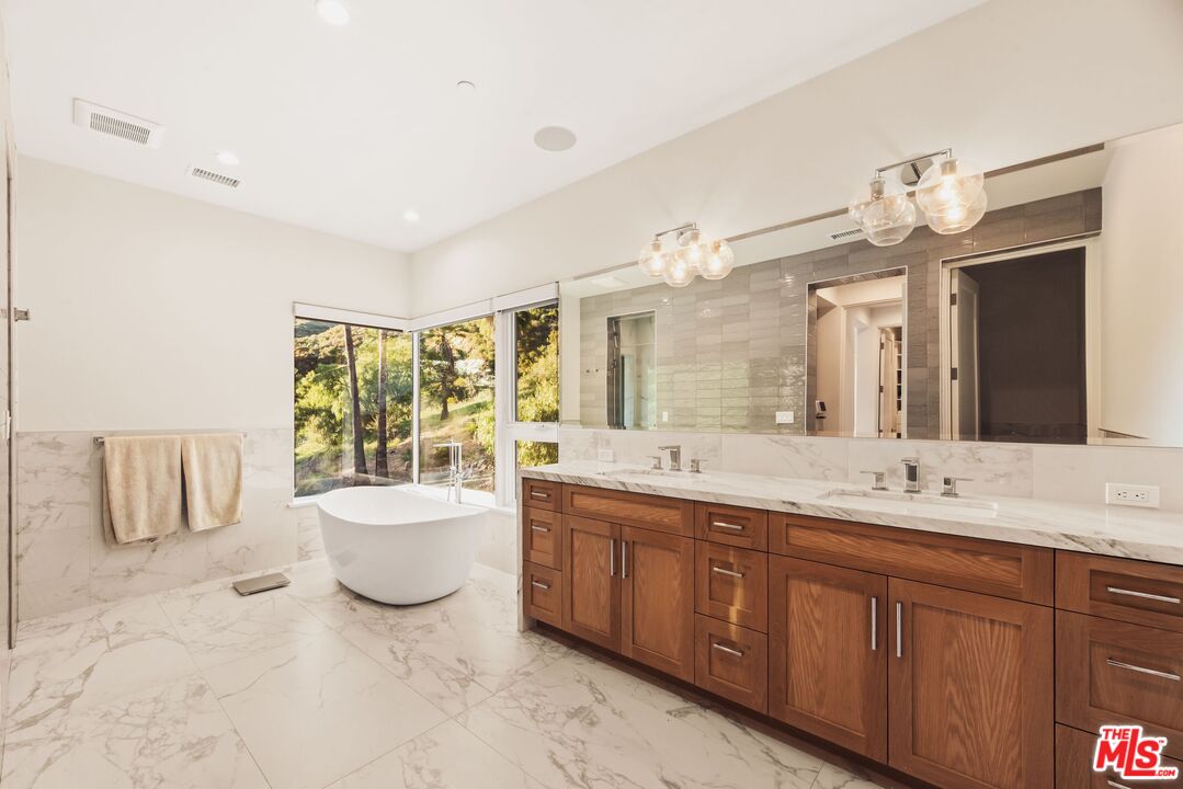 28525 Newton Canyon Rd, Malibu 