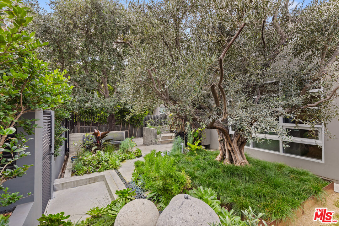 329 Westbourne Dr