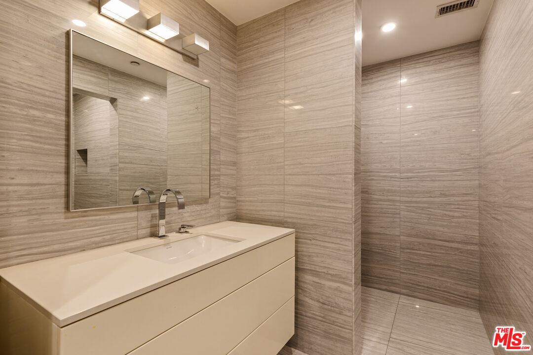 329 Westbourne Dr