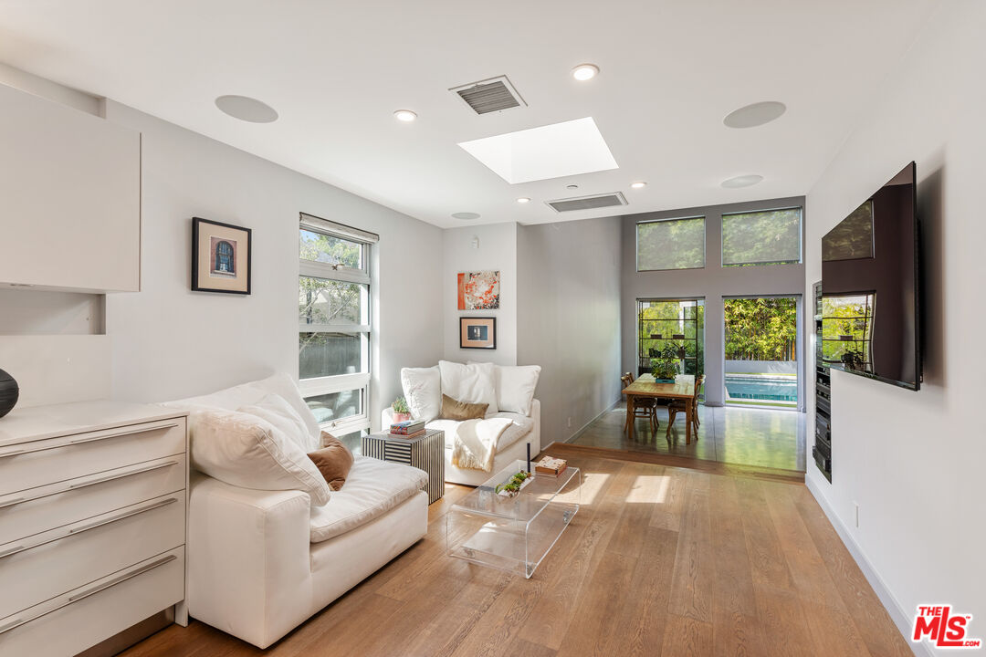 329 Westbourne Dr