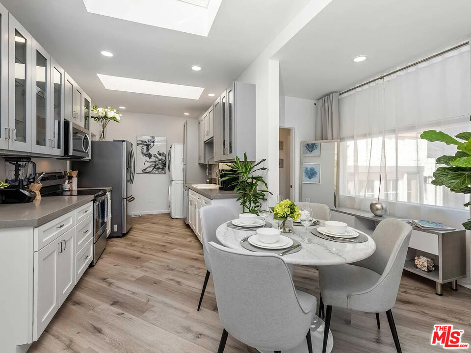 8823 Betty Way, West Hollywood 