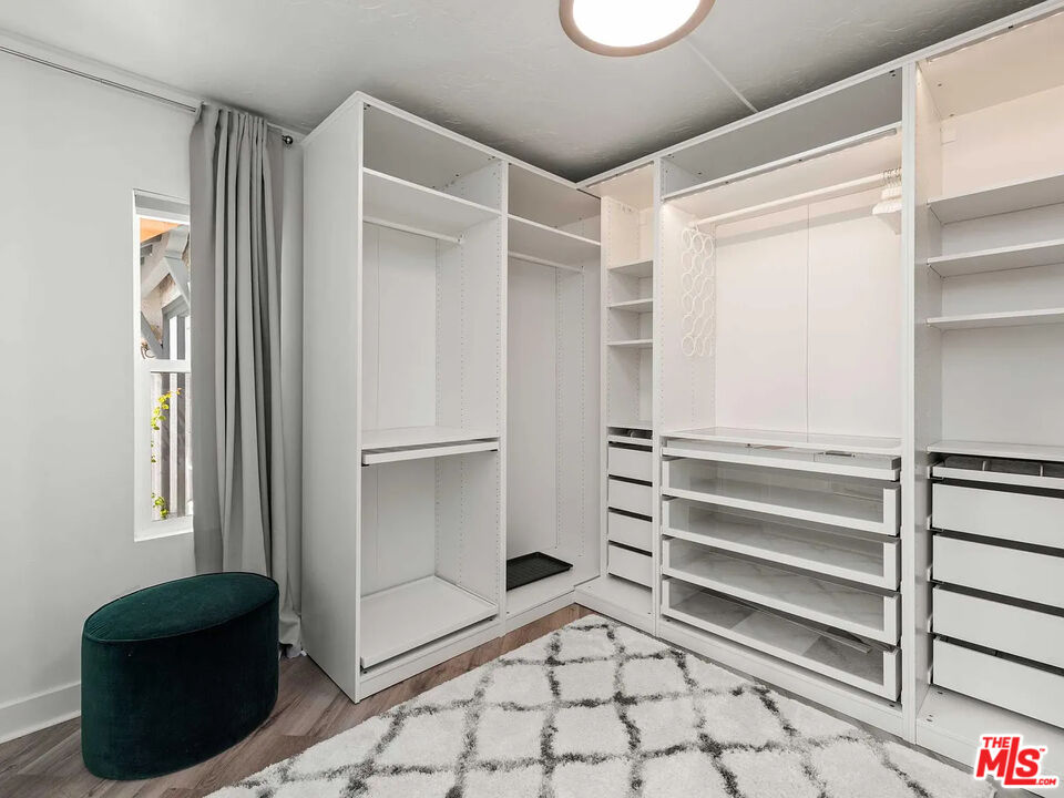 8823 Betty Way, West Hollywood 