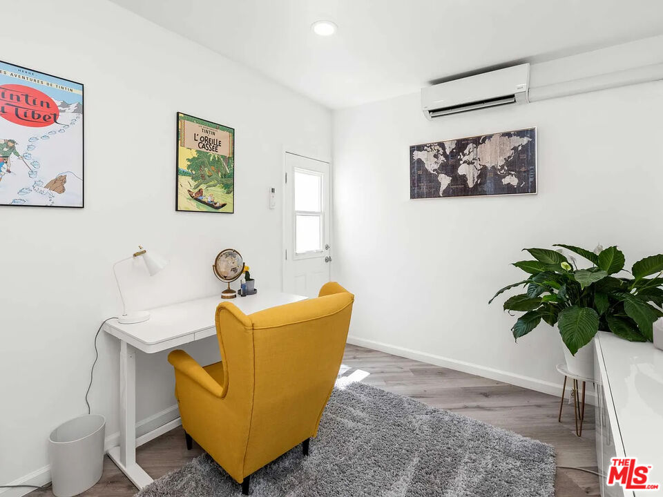 8823 Betty Way, West Hollywood 