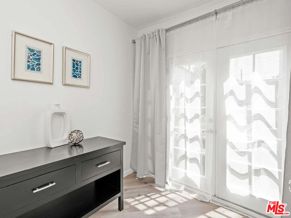 8823 Betty Way, West Hollywood 