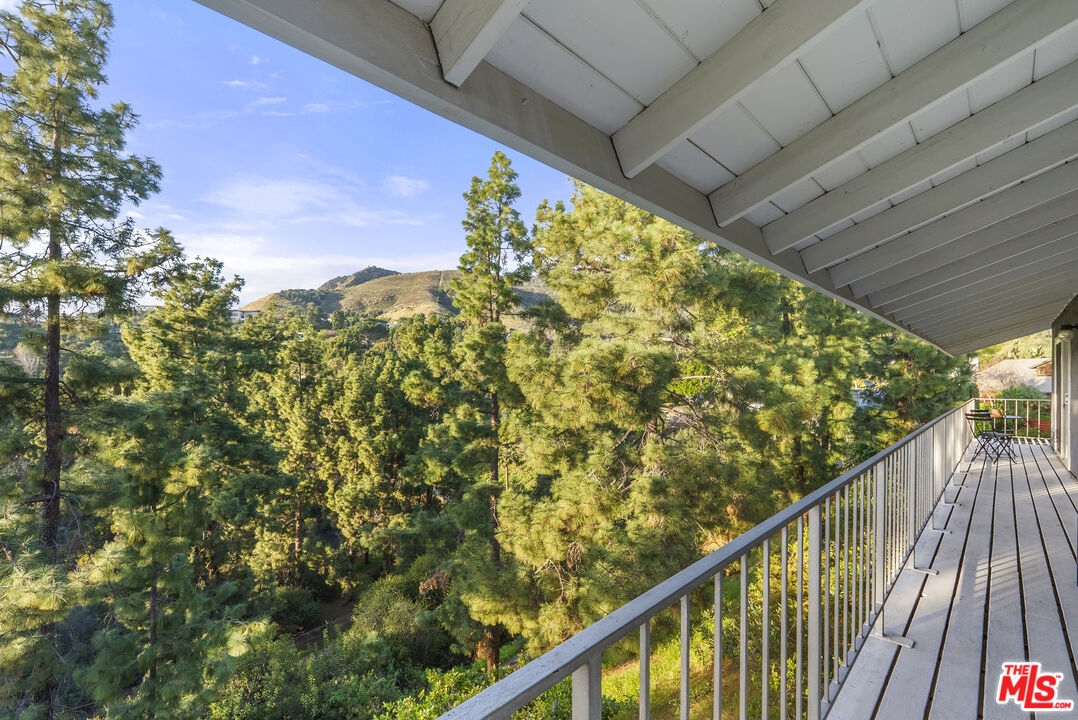 3127 Arrowhead Dr, Hollywood Hills