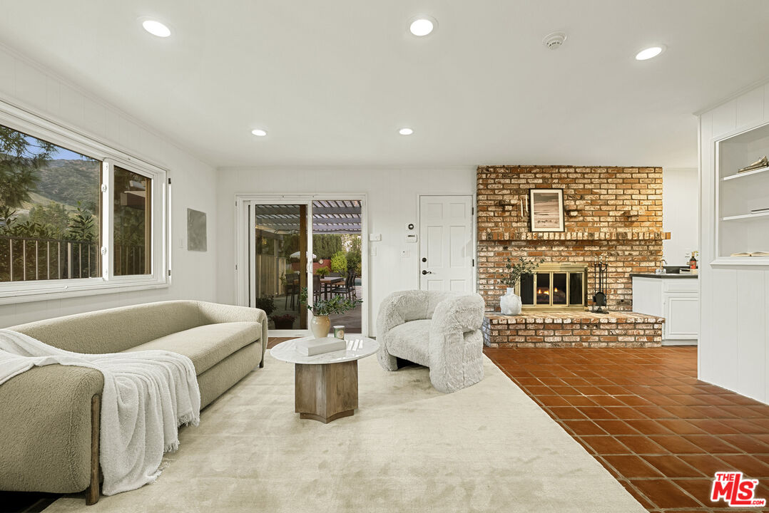 3127 Arrowhead Dr, Hollywood Hills