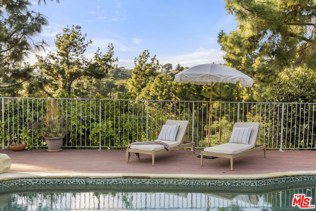 3127 Arrowhead Dr, Hollywood Hills