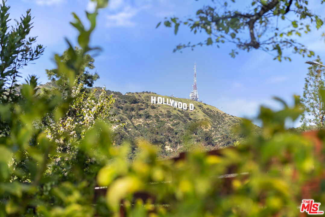 3127 Arrowhead Dr, Hollywood Hills