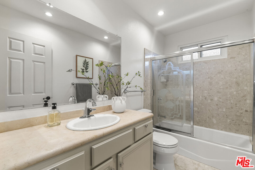 3127 Arrowhead Dr, Hollywood Hills