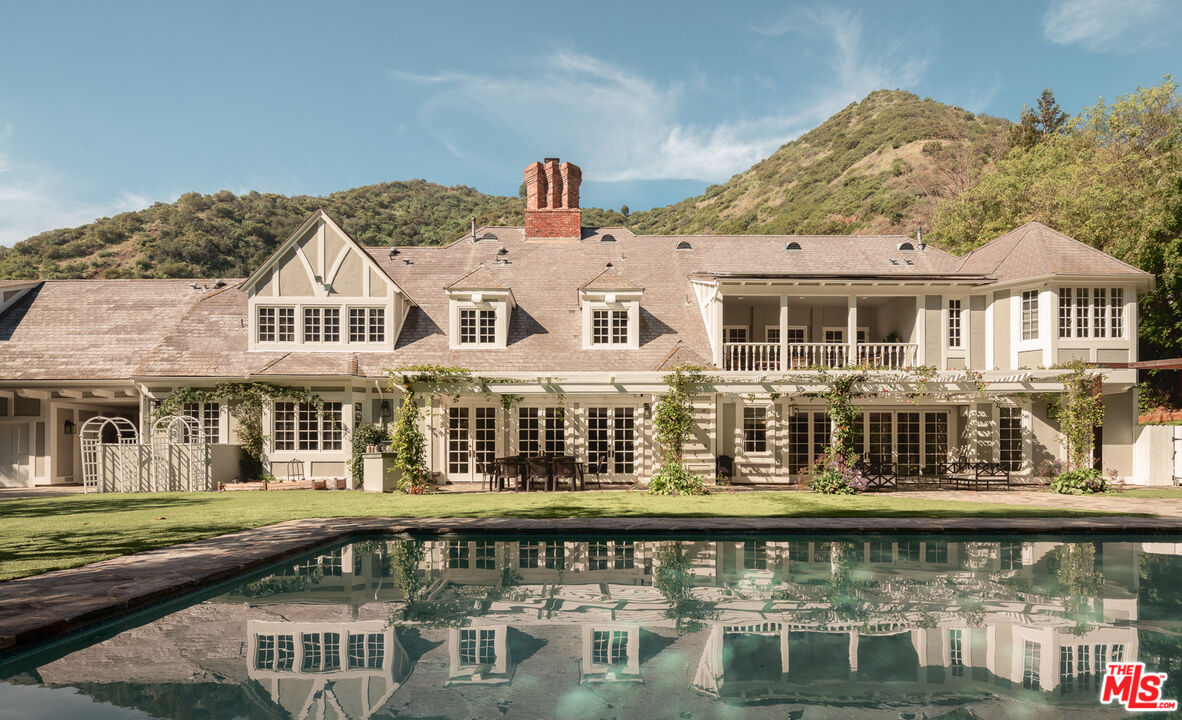 1420 Moraga Dr, Bel Air