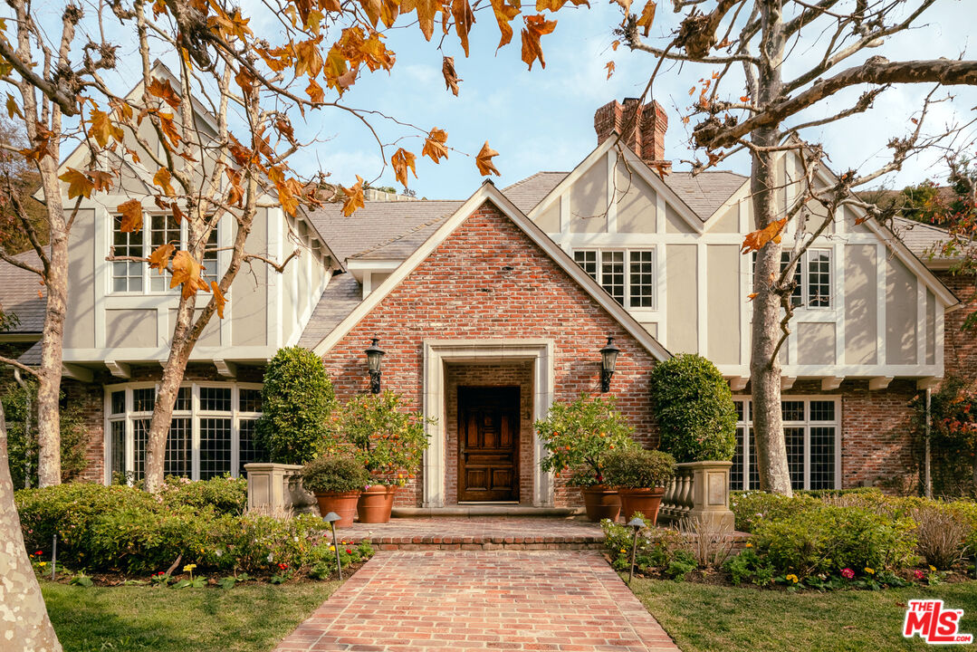 1420 Moraga Dr, Bel Air