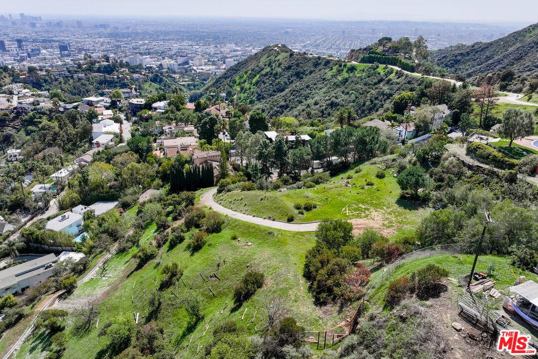 2666 Larmar Rd, hollywood hills