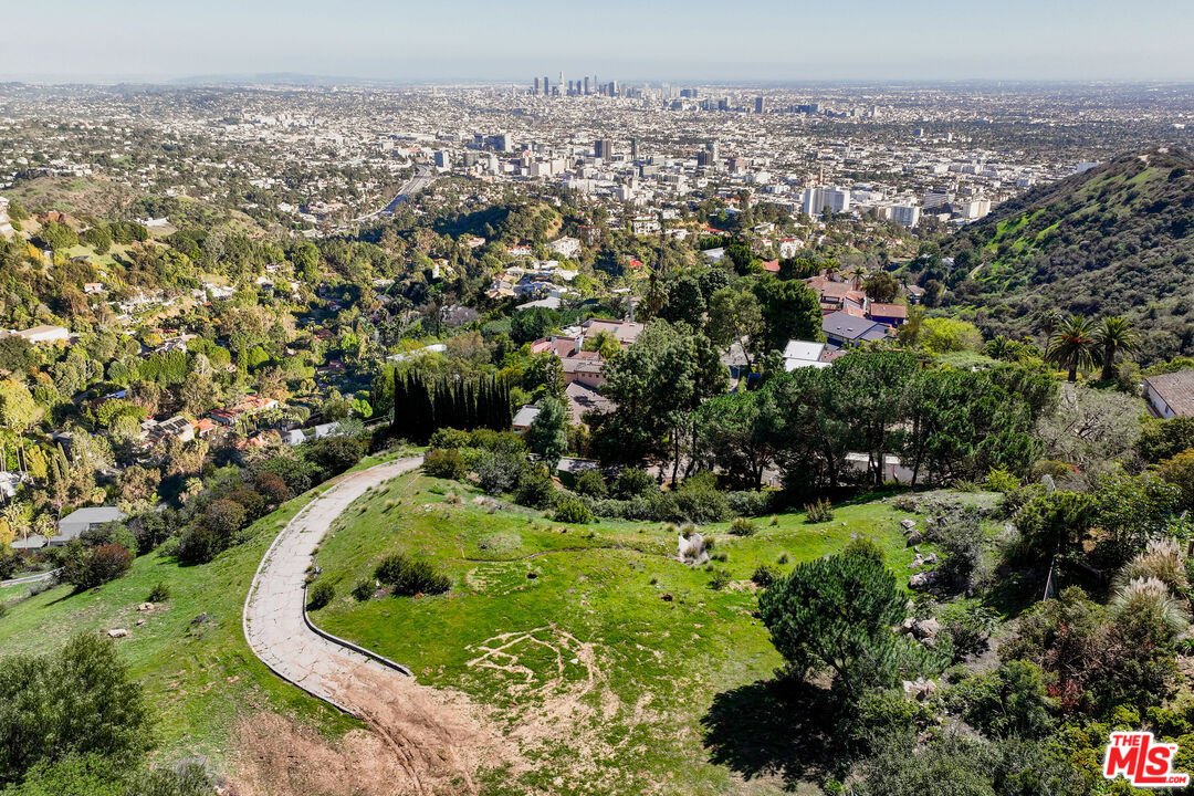 2666 Larmar Rd, hollywood hills