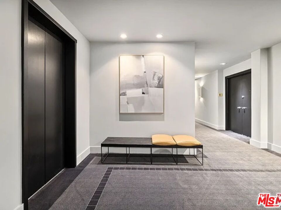 818 N Doheny Dr Unit: 401, West Hollywood