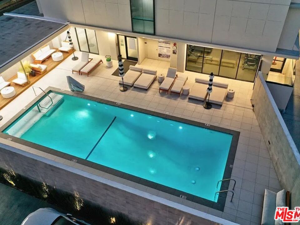 818 N Doheny Dr Unit: 401, West Hollywood